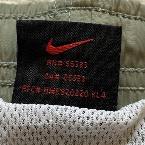 Vintage 90s Nike Swim Shorts Men's Small Lined Pockets Swoosh Sage Green - Picture 7 of 7